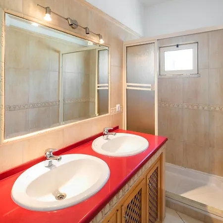 Casa Mestre, Vilamoura - 3 Bedroom With Private Gated Pool Quarteira