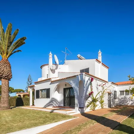 Casa Mestre, Vilamoura - 3 Bedroom With Private Gated Pool * Quarteira