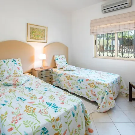 Casa Mestre, Vilamoura - 3 Bedroom With Private Gated Pool Villa Quarteira
